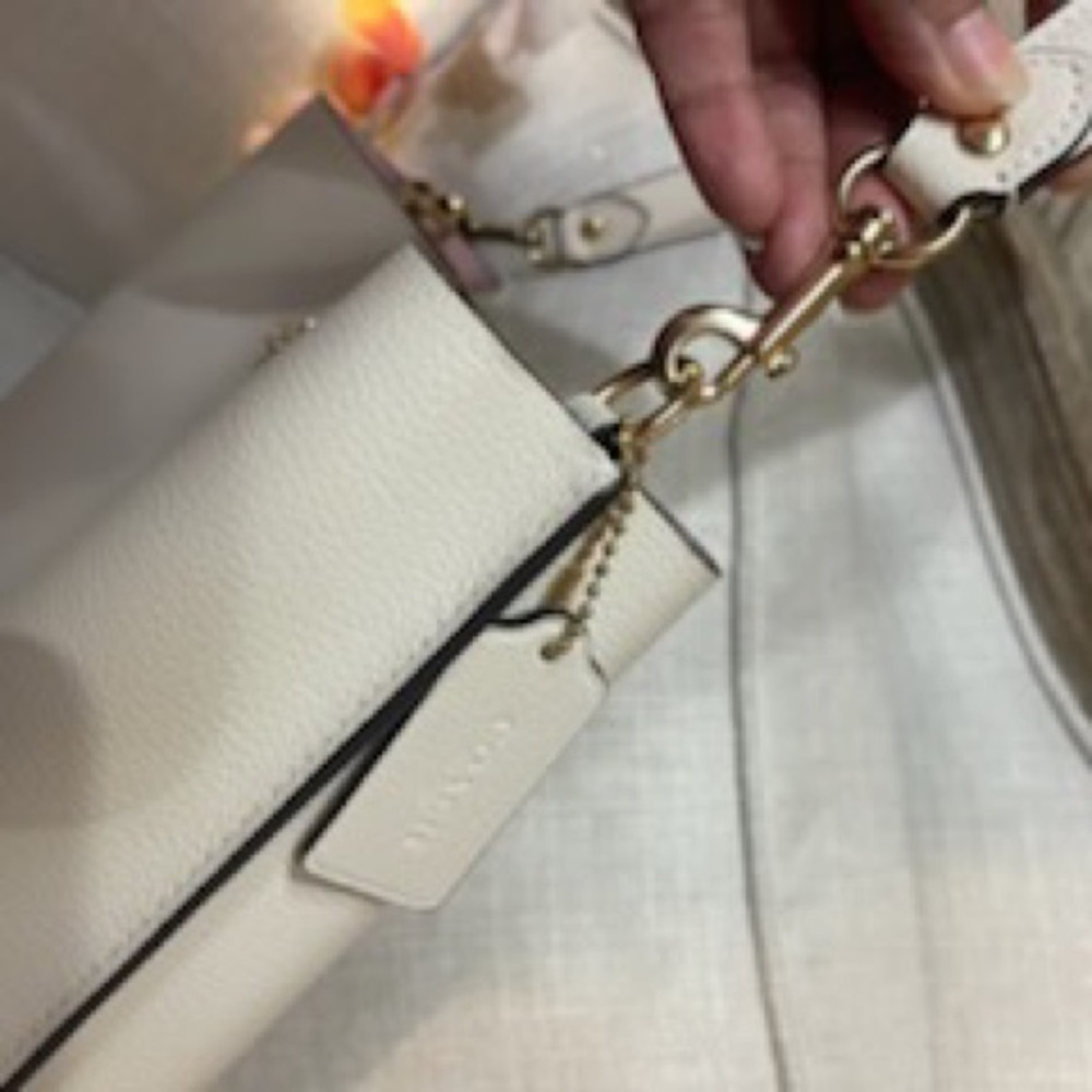 Coach Off-White Leather Shoulder Bag - Picture 8 of 11